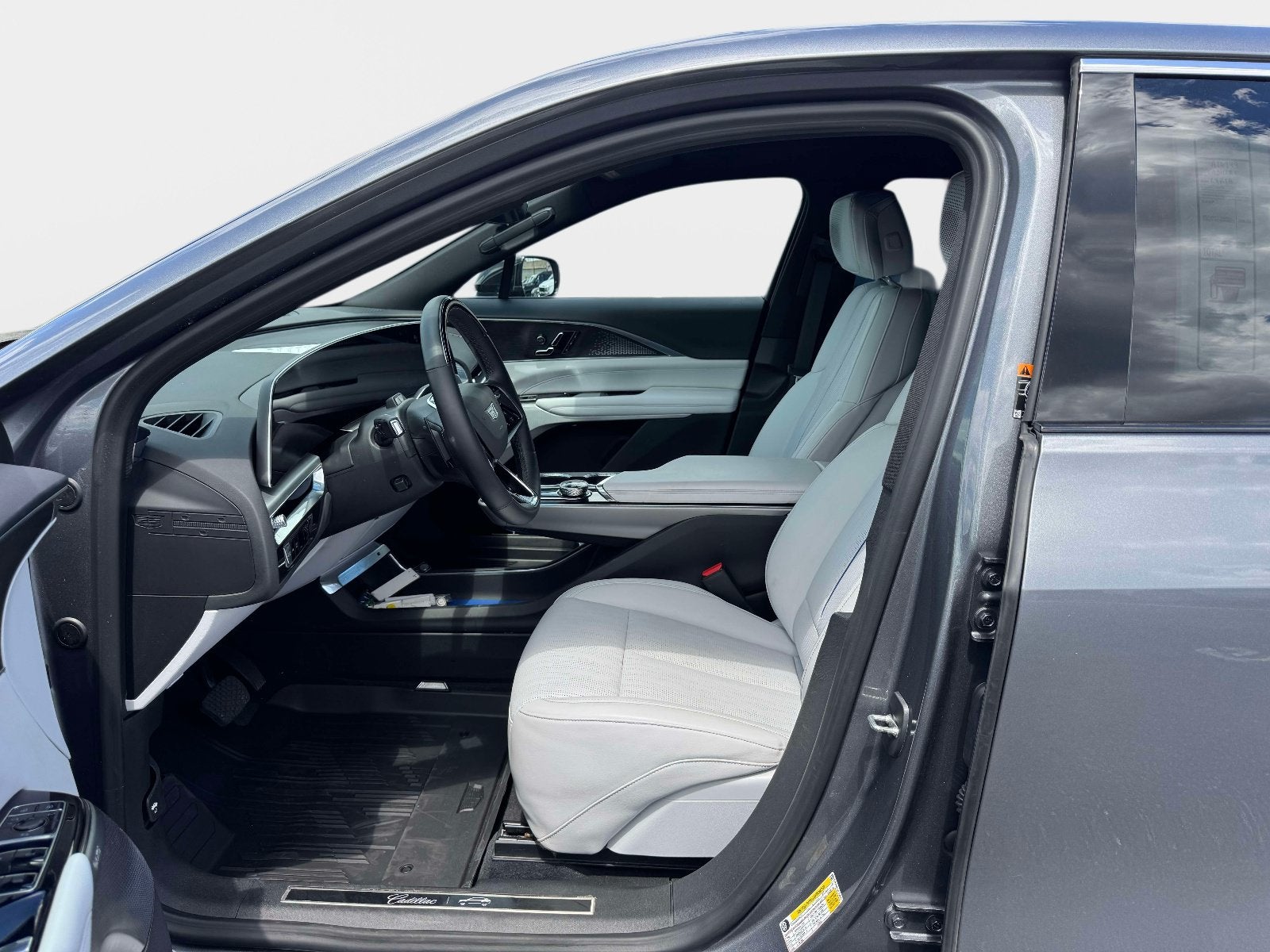 2023 Cadillac LYRIQ Luxury