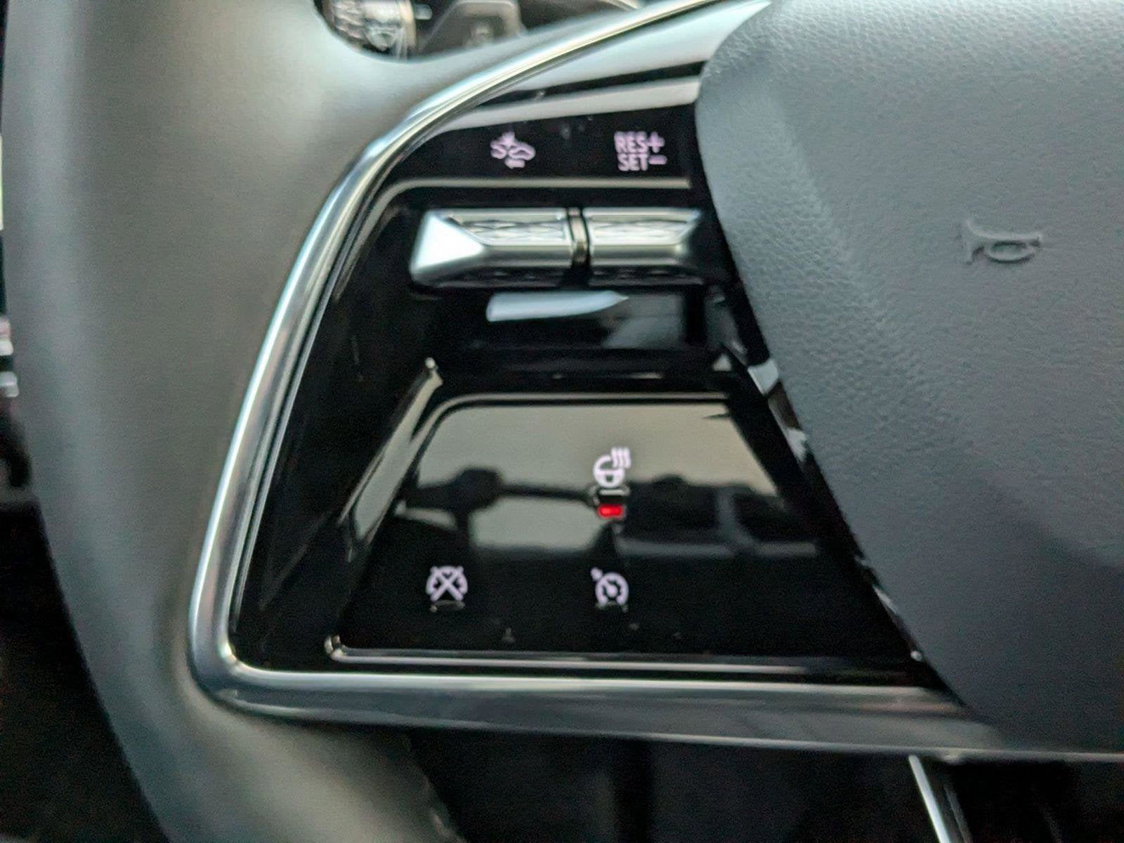 2025 Cadillac LYRIQ Luxury 1