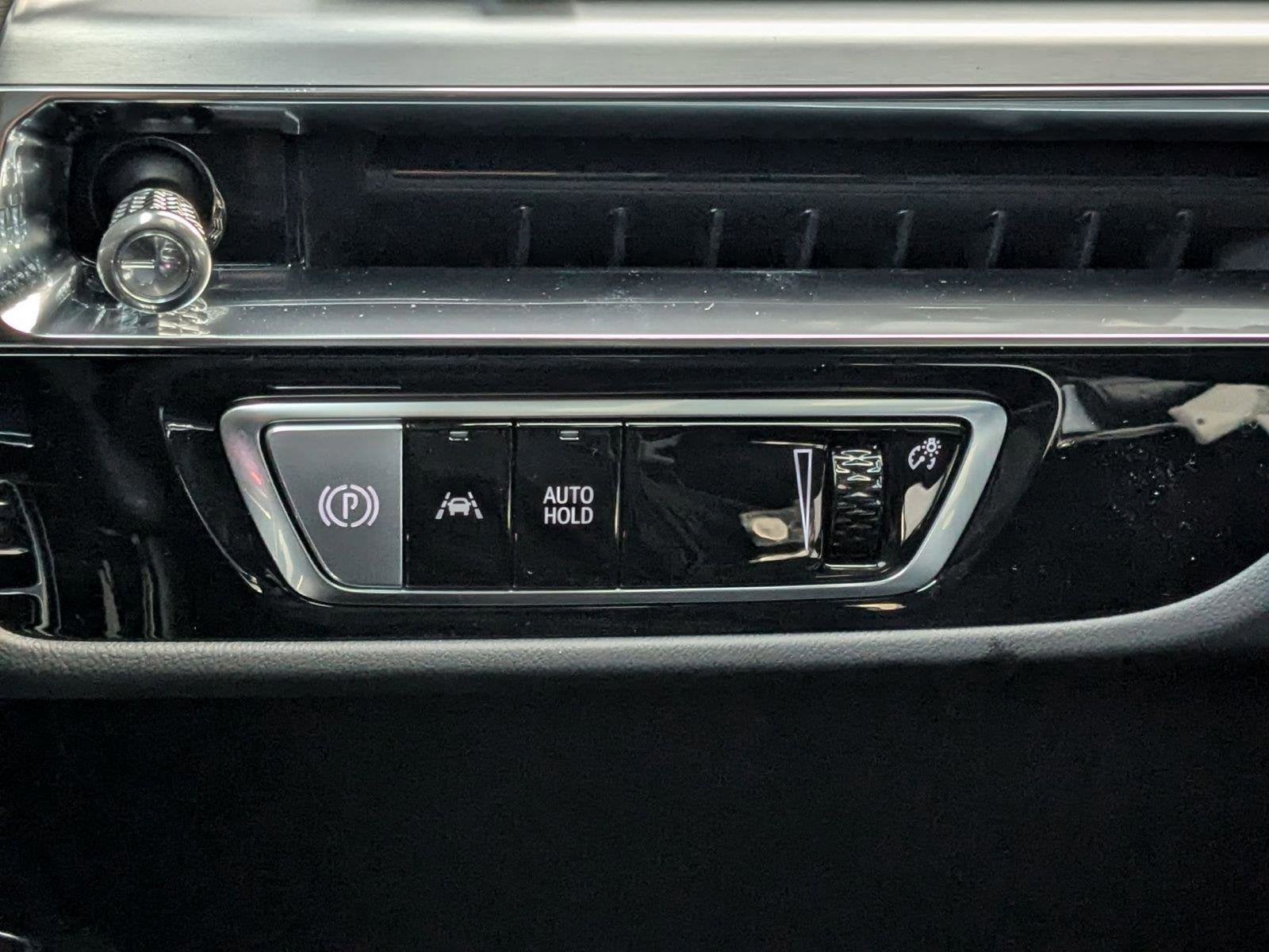 2025 Cadillac LYRIQ Luxury 1