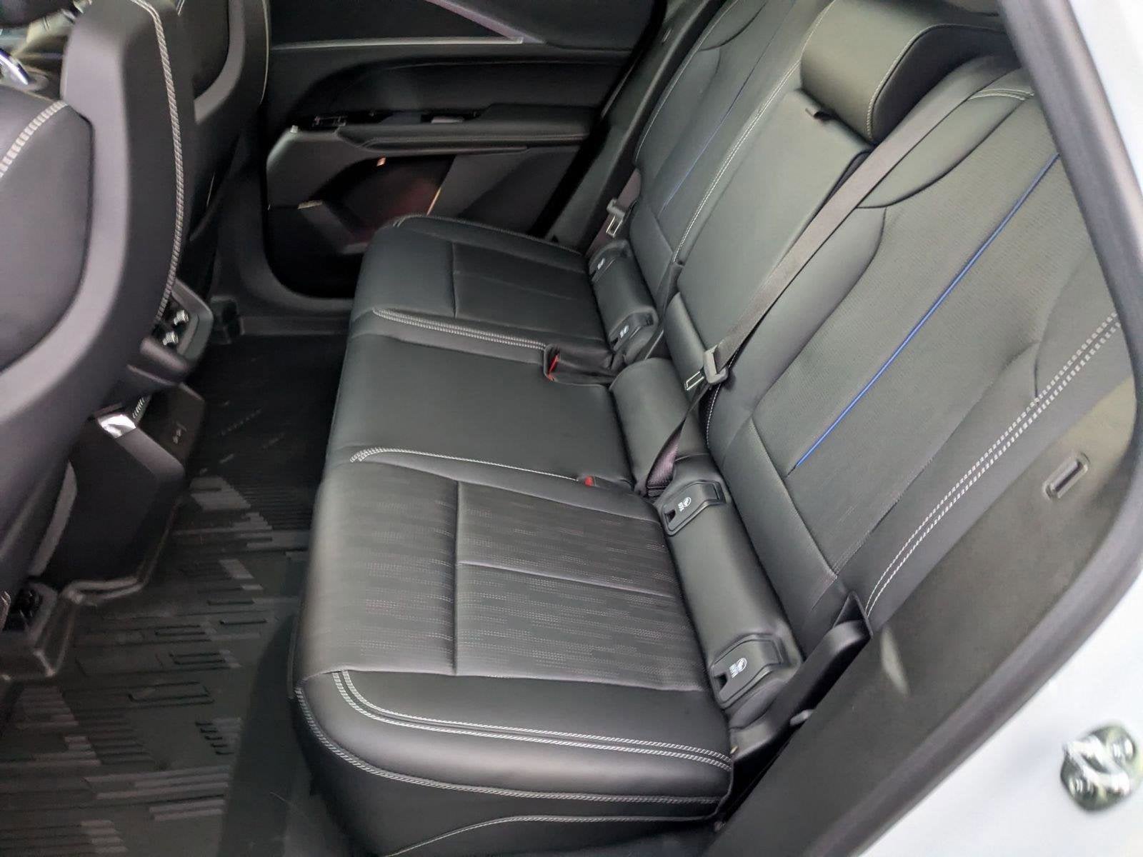 2025 Cadillac LYRIQ Luxury 1