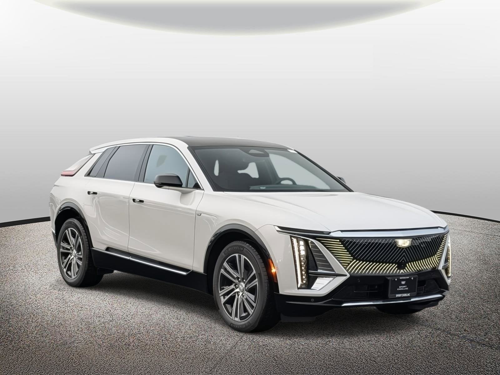 2025 Cadillac LYRIQ Luxury 1