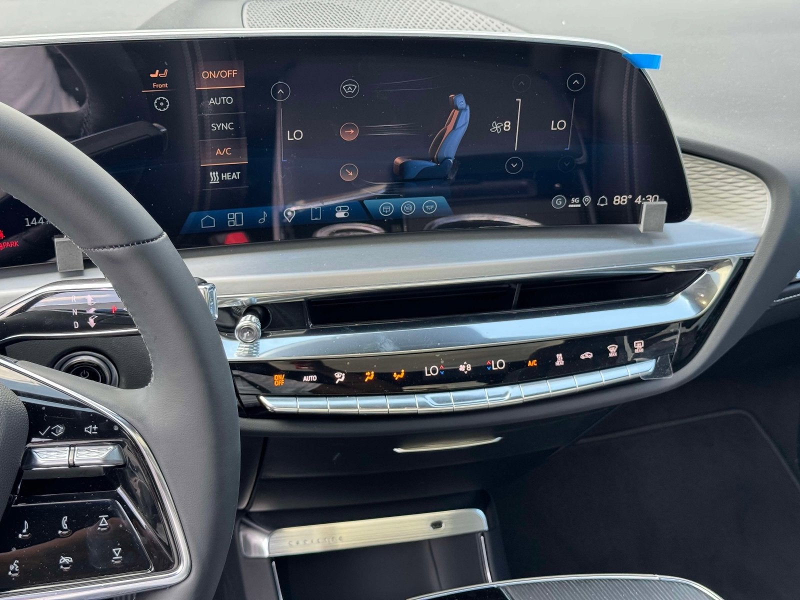 2025 Cadillac LYRIQ Luxury 1