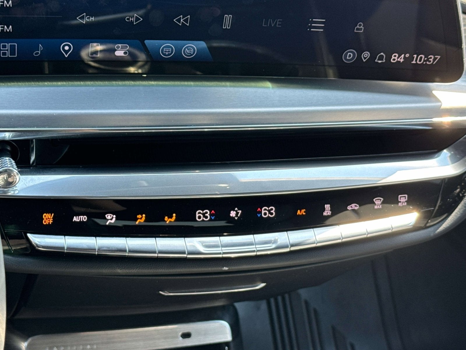2024 Cadillac LYRIQ Luxury 1