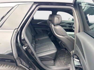 2024 Cadillac LYRIQ Luxury 1