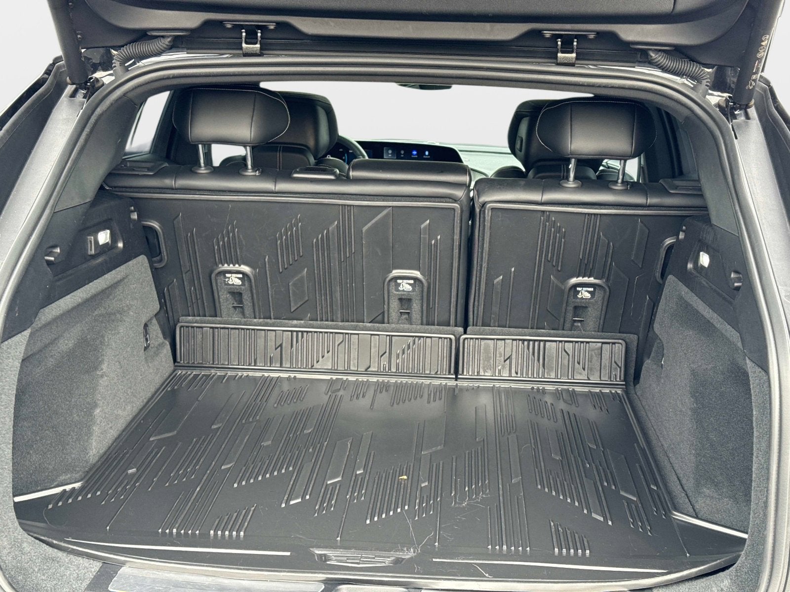 2024 Cadillac LYRIQ Luxury 1