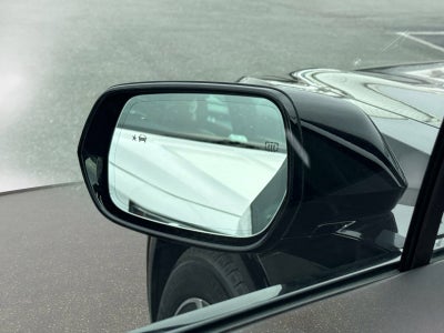 2024 Cadillac LYRIQ Luxury 1