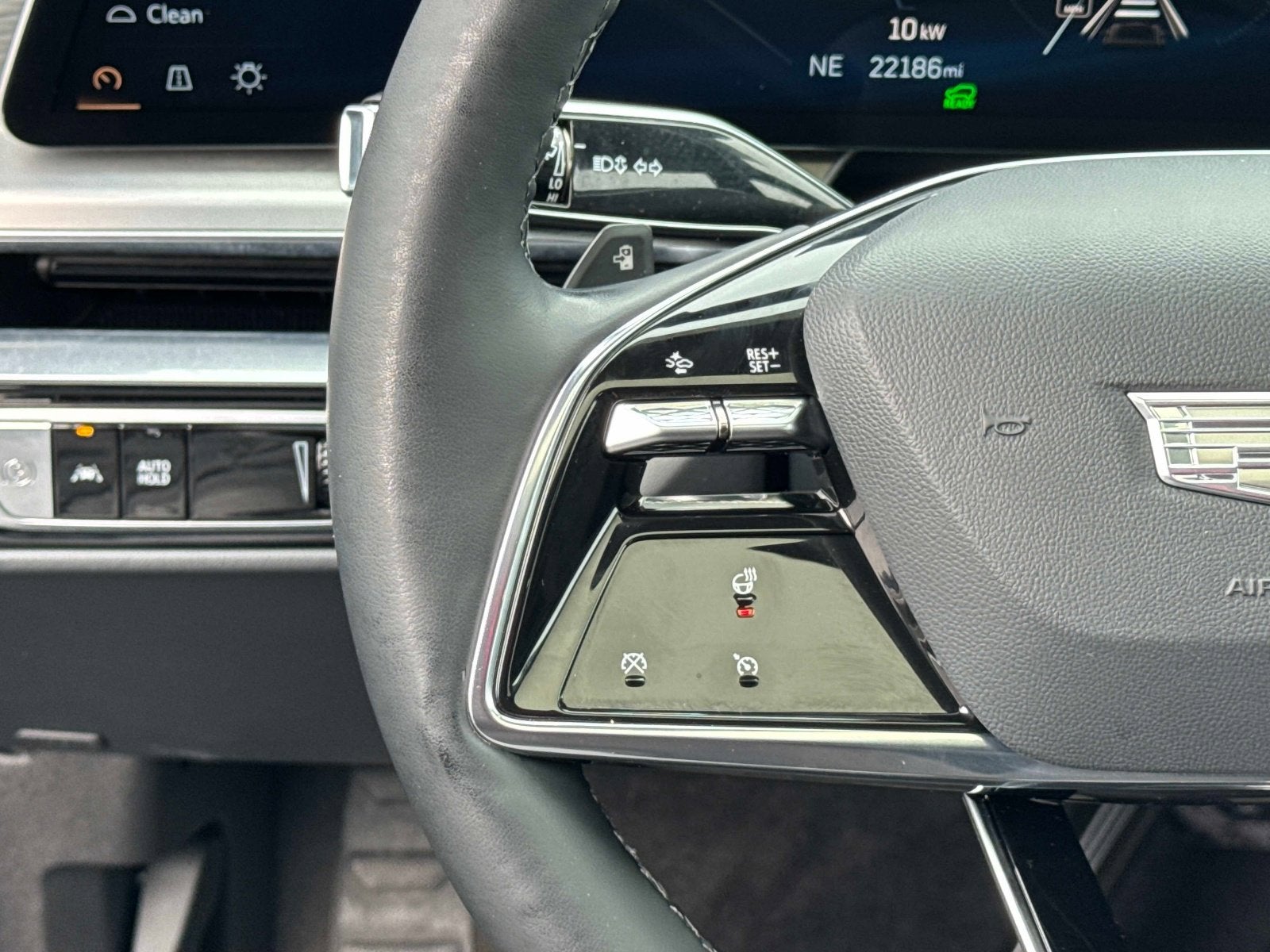 2024 Cadillac LYRIQ Luxury 1