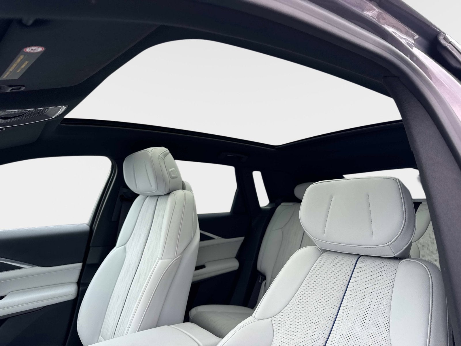 2024 Cadillac LYRIQ Luxury 1