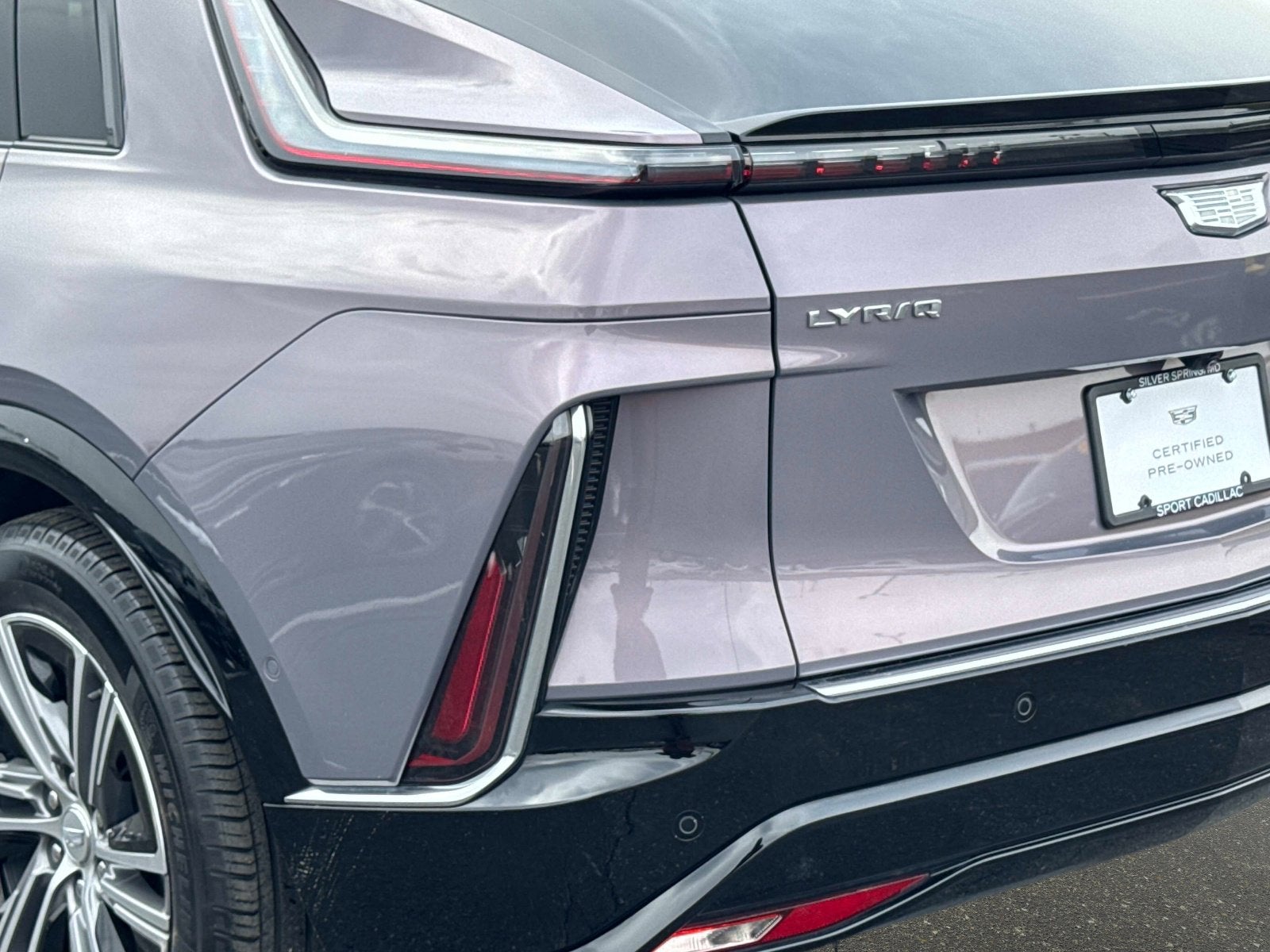 2024 Cadillac LYRIQ Luxury 1