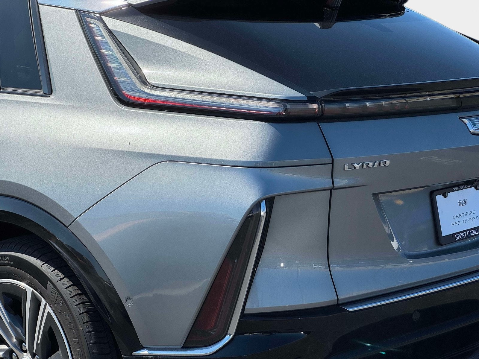 2024 Cadillac LYRIQ Luxury 2