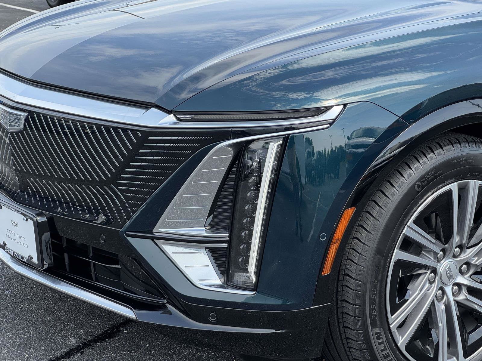2024 Cadillac LYRIQ Luxury 2