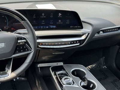 2024 Cadillac LYRIQ Luxury 2