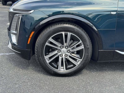 2024 Cadillac LYRIQ Luxury 2