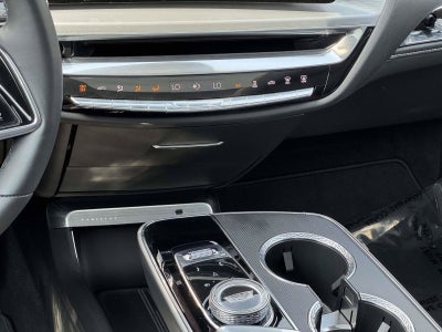 2024 Cadillac LYRIQ Luxury 2