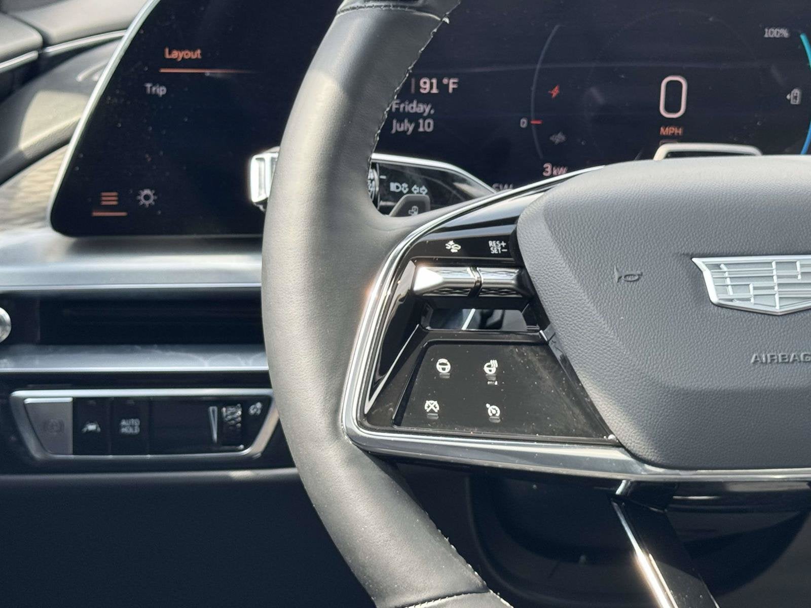 2024 Cadillac LYRIQ Luxury 2