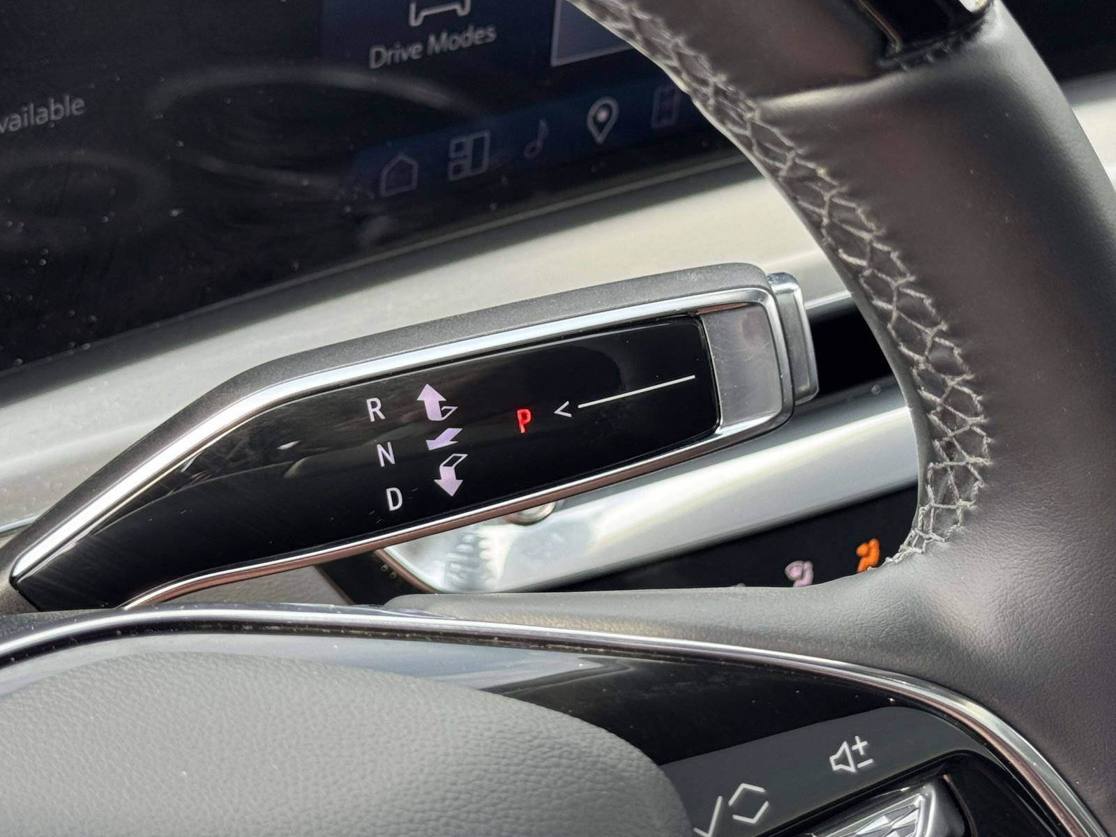 2024 Cadillac LYRIQ Luxury 2