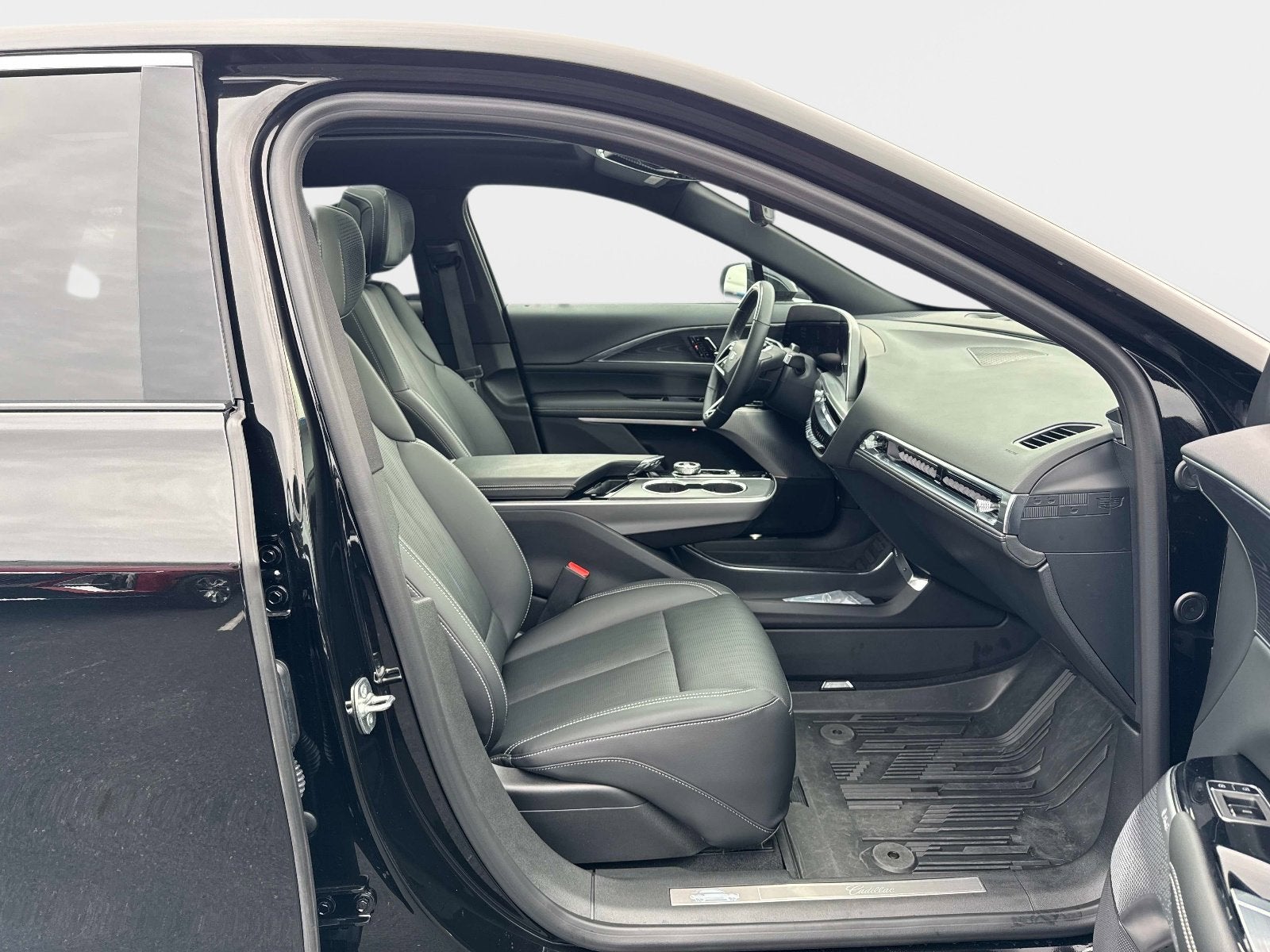 2024 Cadillac LYRIQ Luxury 3