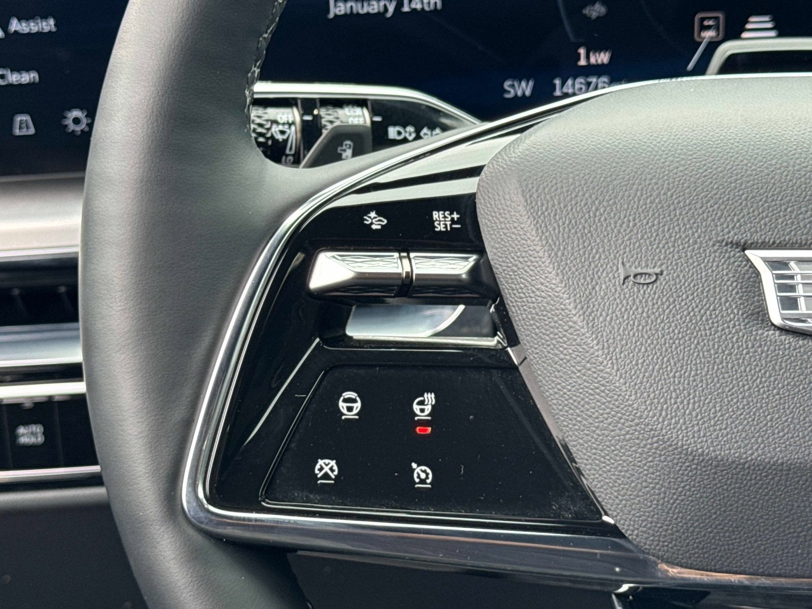 2024 Cadillac LYRIQ Luxury 3