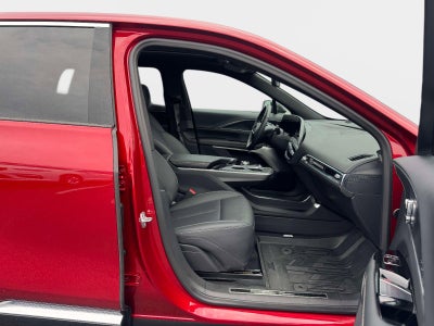 2025 Cadillac LYRIQ Luxury 3