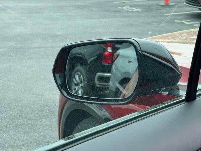 2025 Cadillac LYRIQ Luxury 3