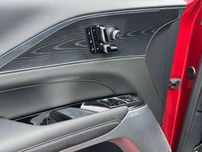 2025 Cadillac LYRIQ Luxury 3