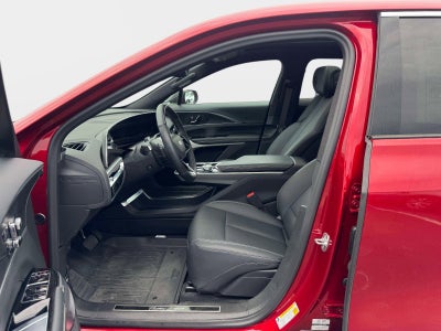 2025 Cadillac LYRIQ Luxury 3