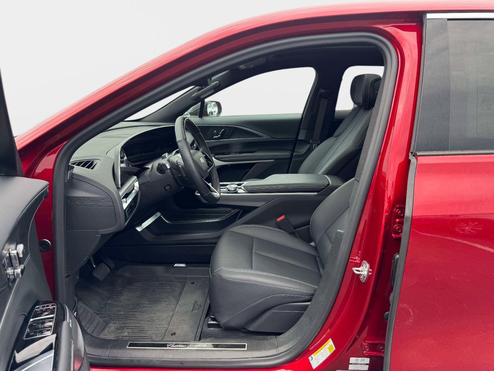 2025 Cadillac LYRIQ Luxury 3