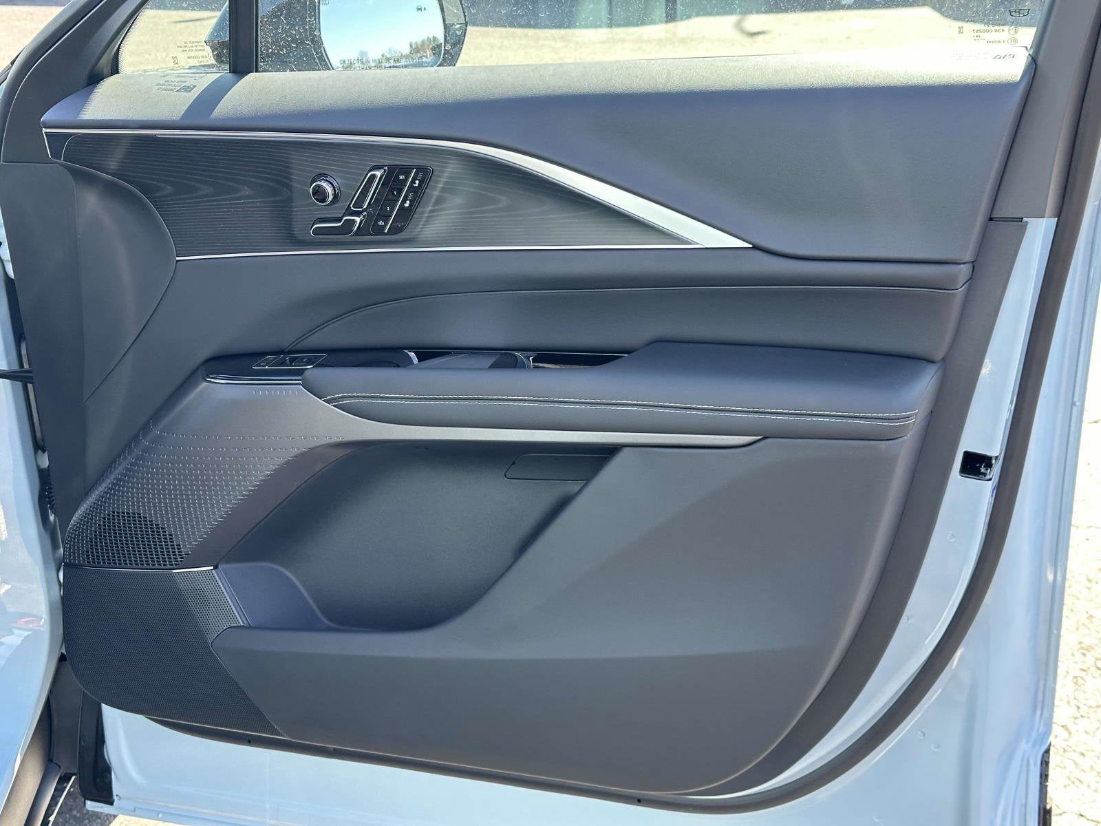 2025 Cadillac LYRIQ Sport 1