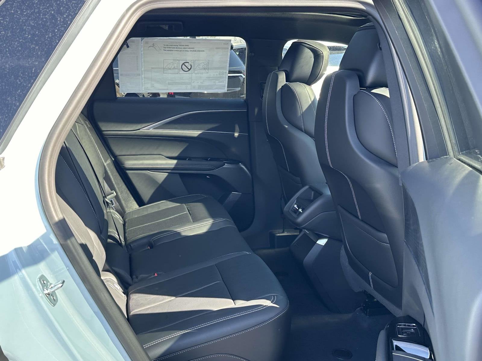 2025 Cadillac LYRIQ Sport 1