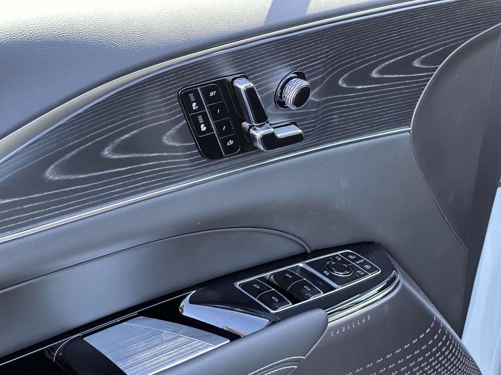 2025 Cadillac LYRIQ Sport 1