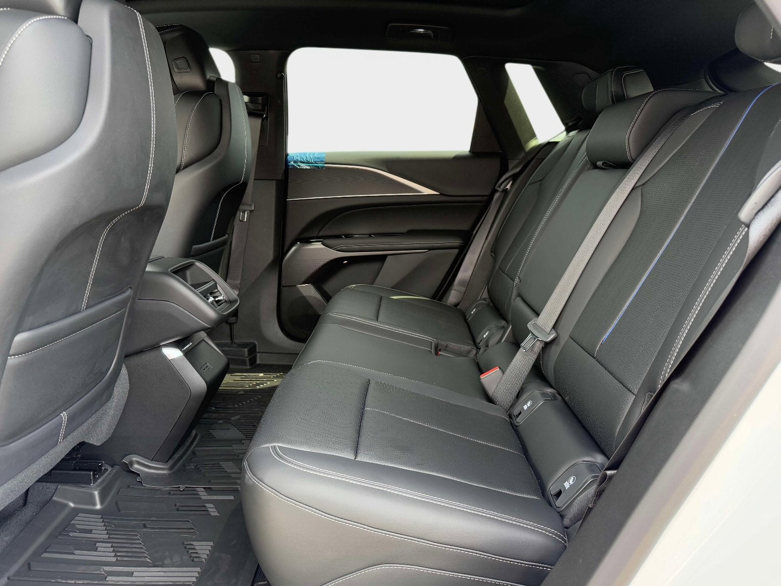 2025 Cadillac LYRIQ Sport 1