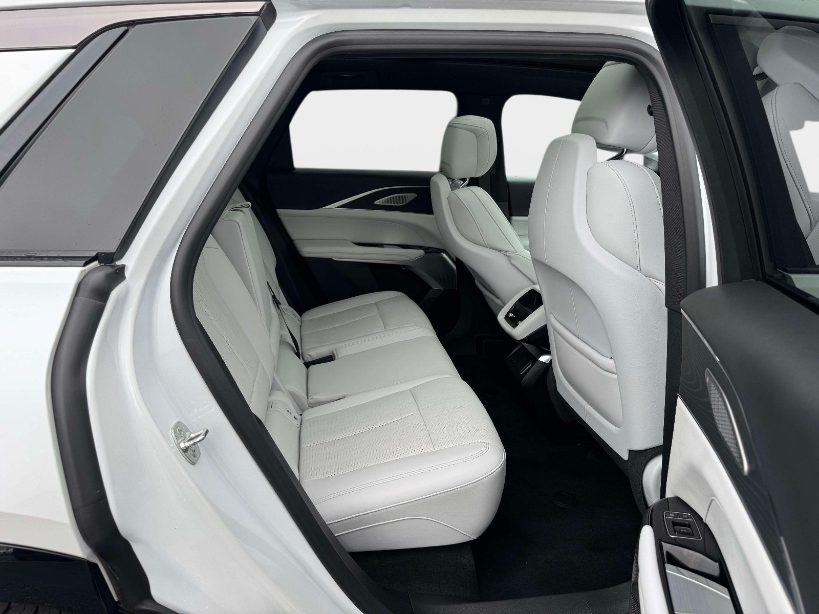 2024 Cadillac LYRIQ Sport 2