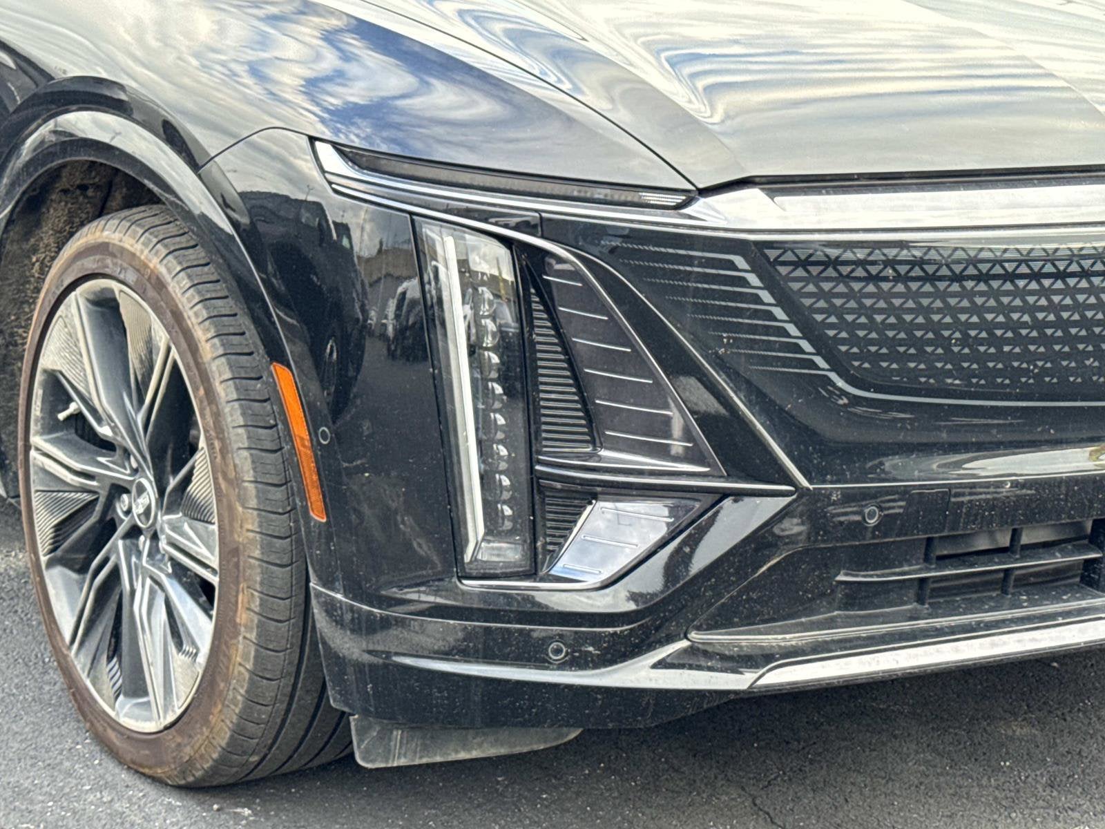 2024 Cadillac LYRIQ Sport 3