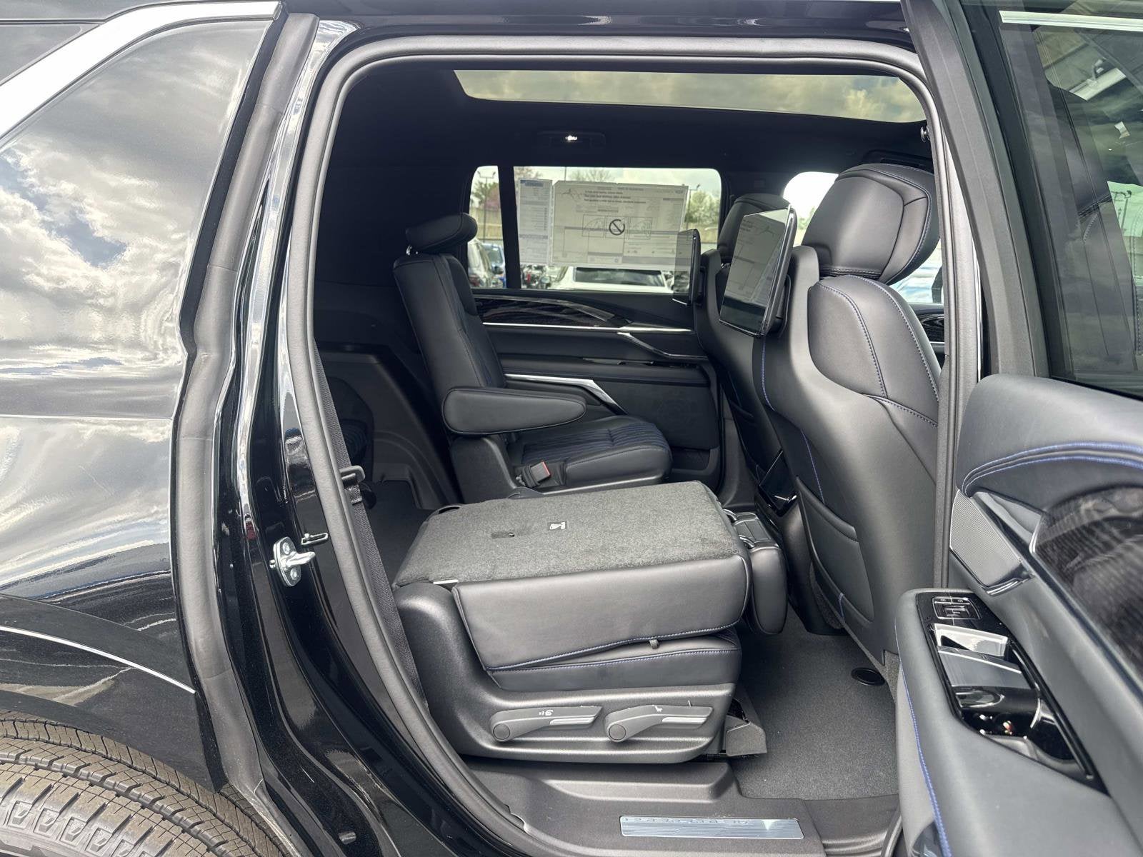 2026 Cadillac ESCALADE IQL Luxury