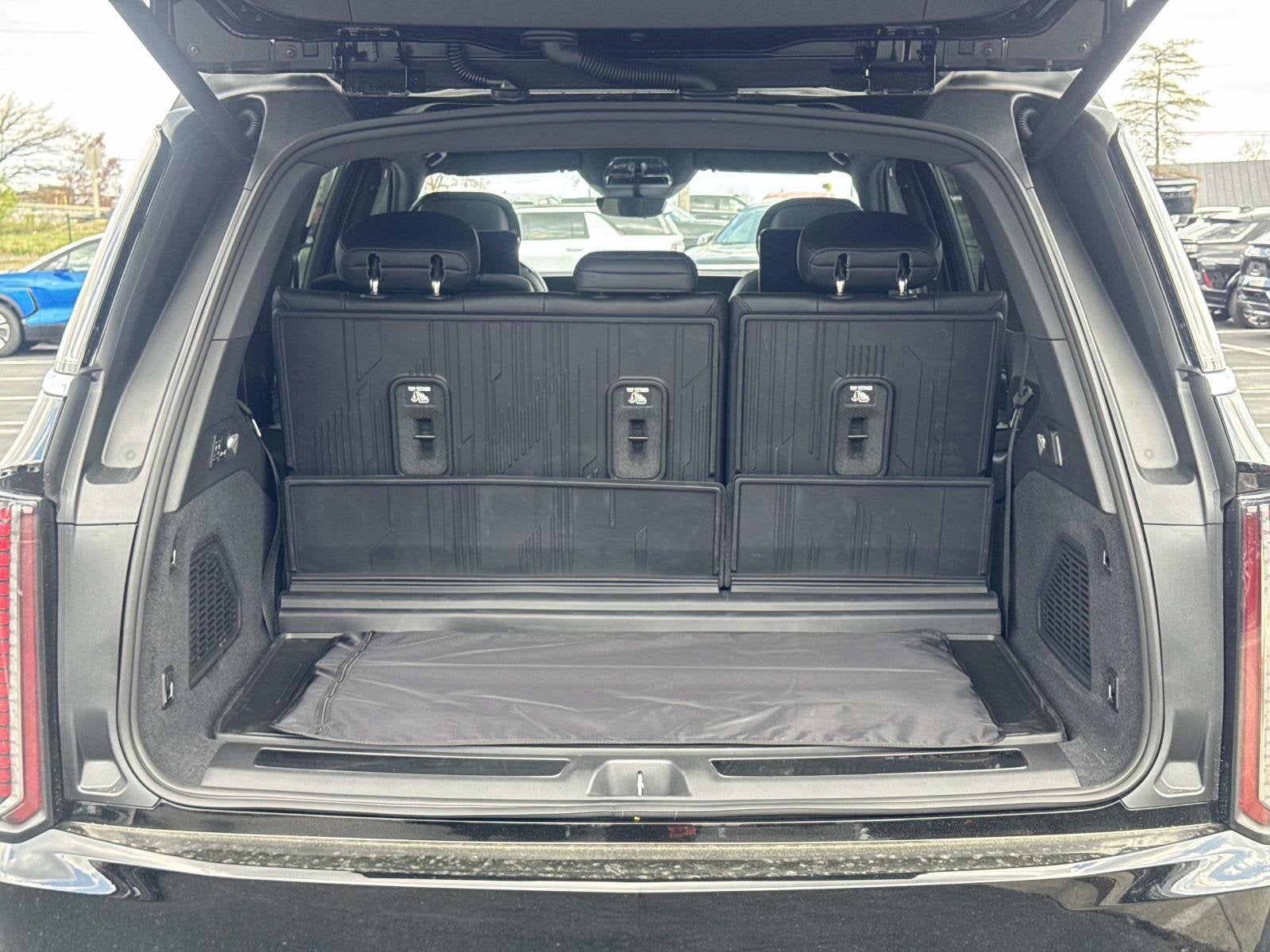 2026 Cadillac ESCALADE IQL Luxury