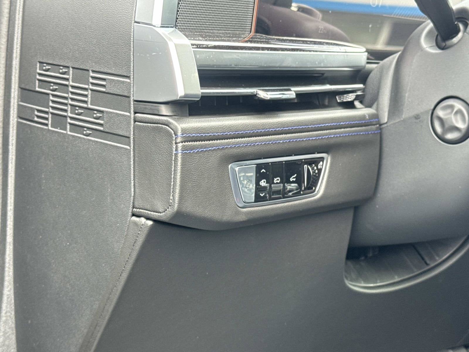 2026 Cadillac ESCALADE IQL Luxury