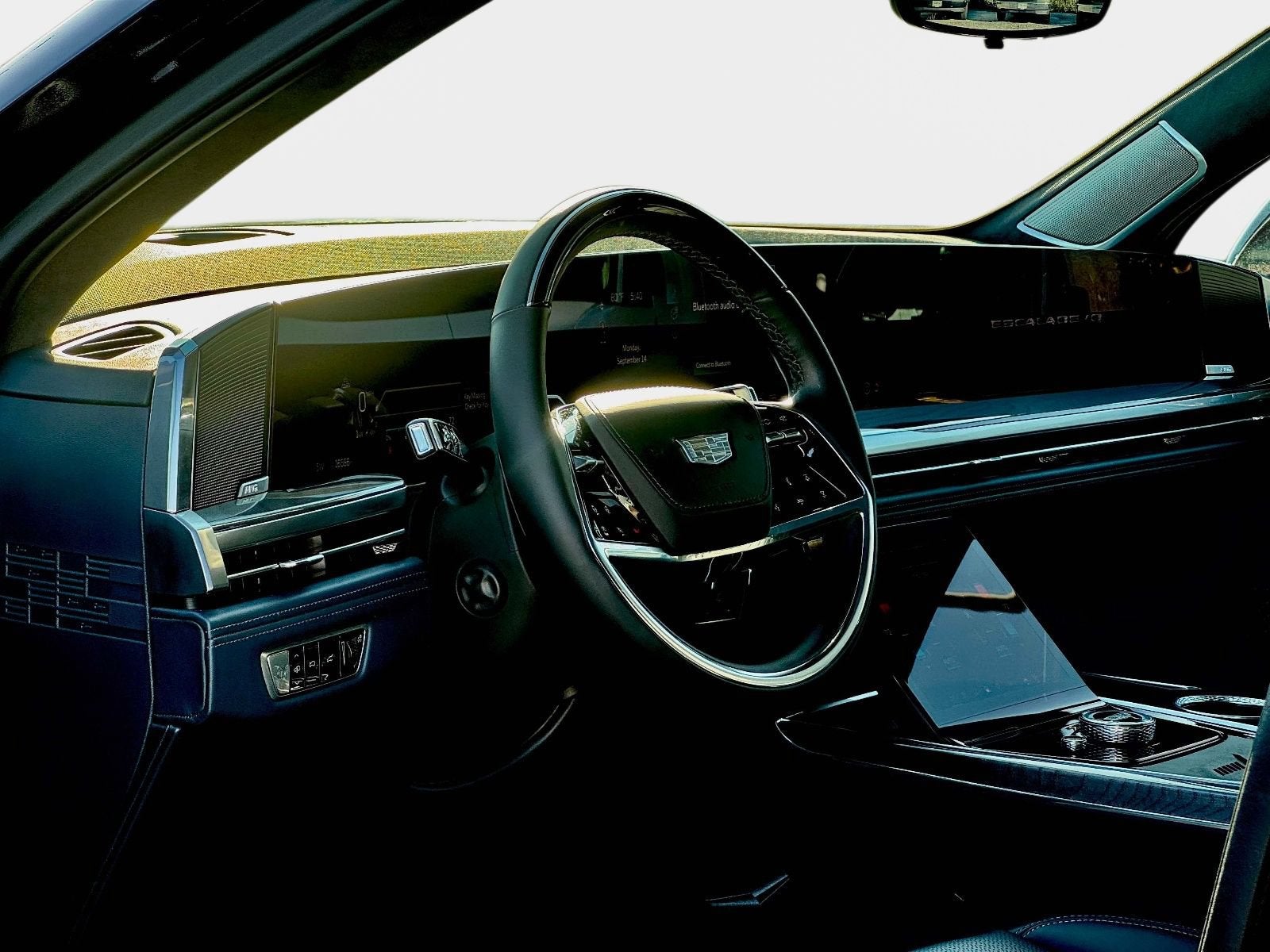 2025 Cadillac ESCALADE IQ Luxury 2