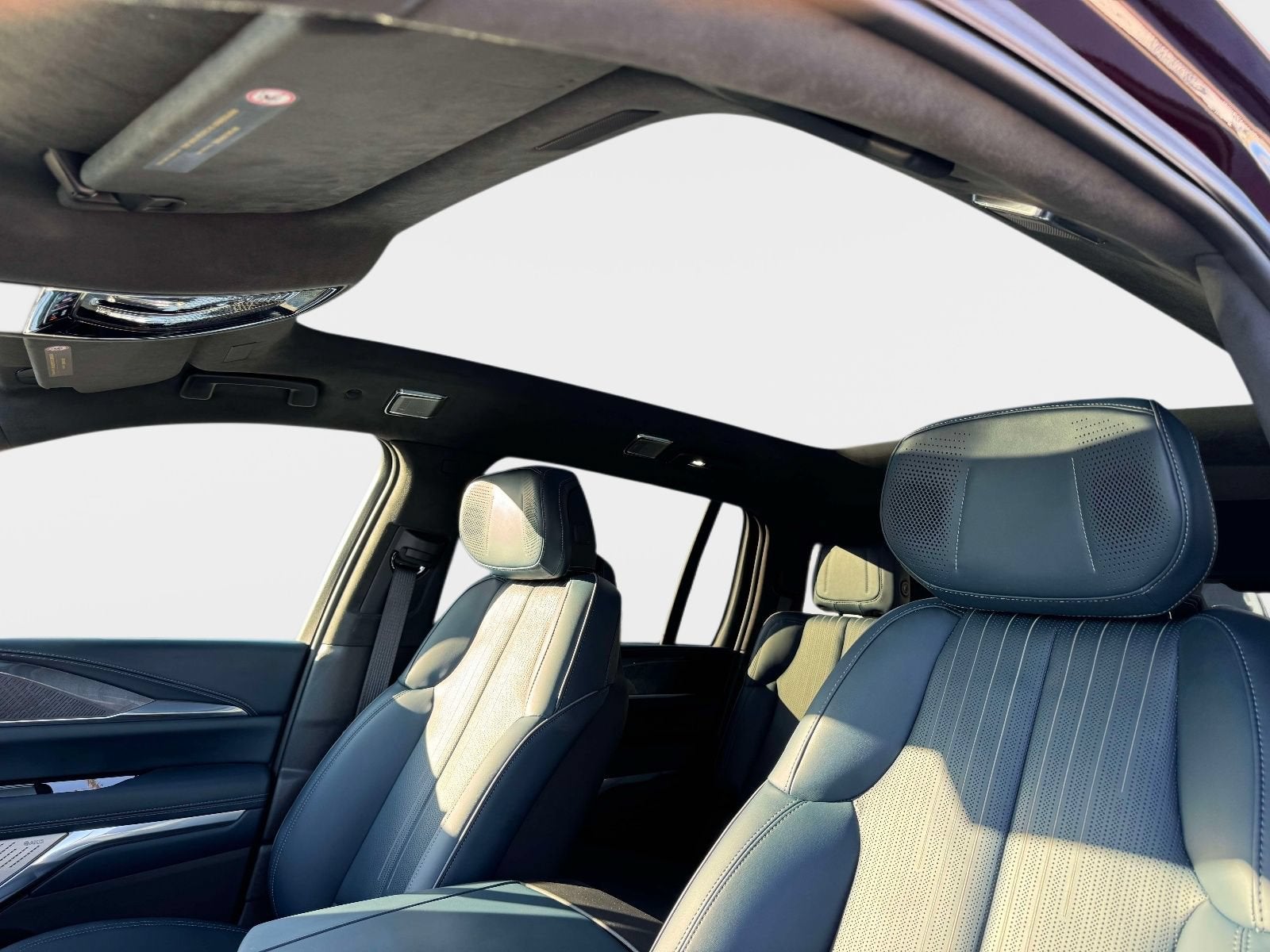 2025 Cadillac ESCALADE IQ Luxury 2