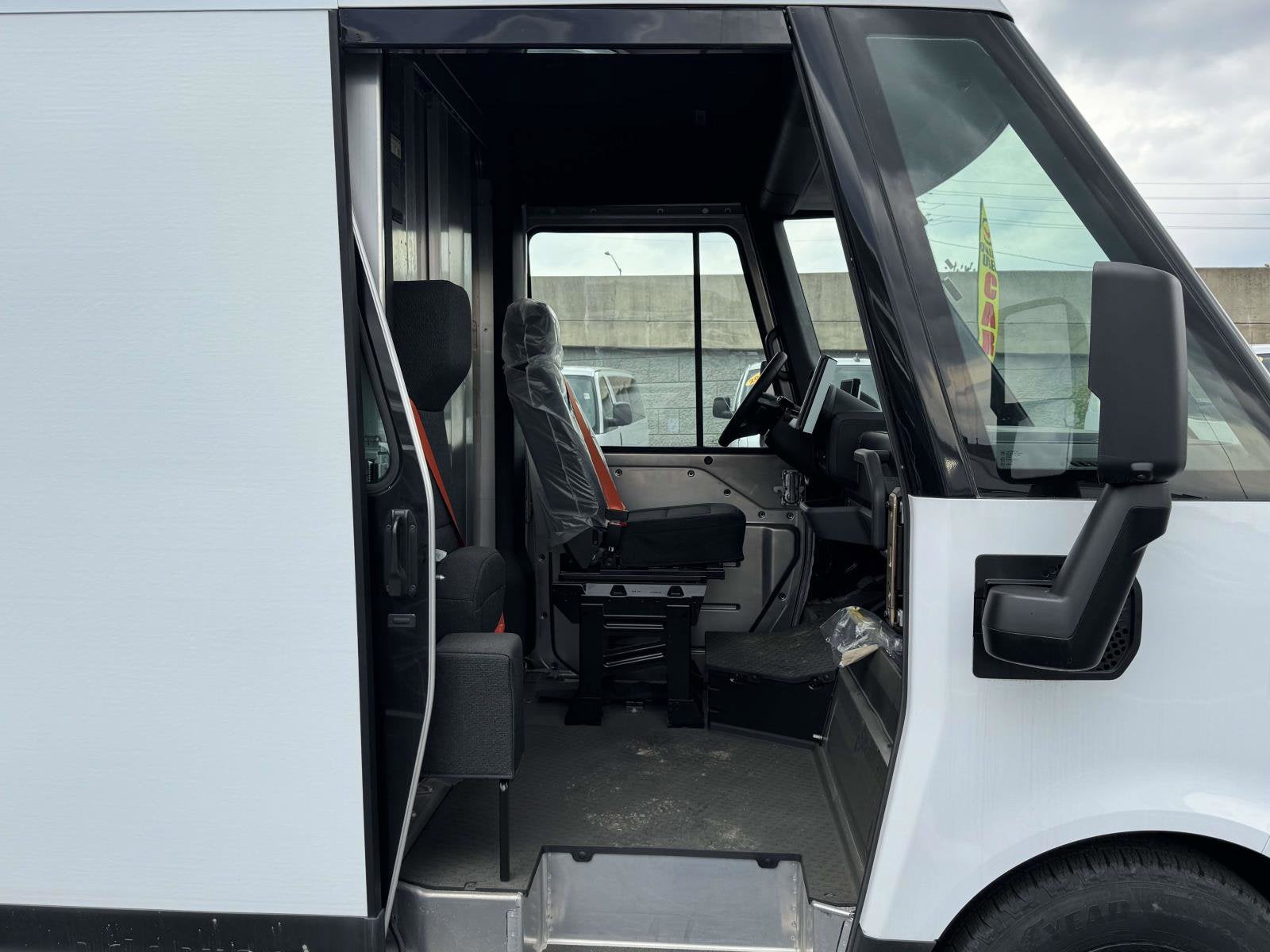 2024 BrightDrop Zevo 600 EJY