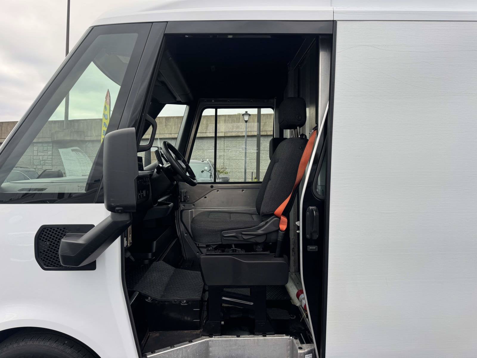 2024 BrightDrop Zevo 600 EJY