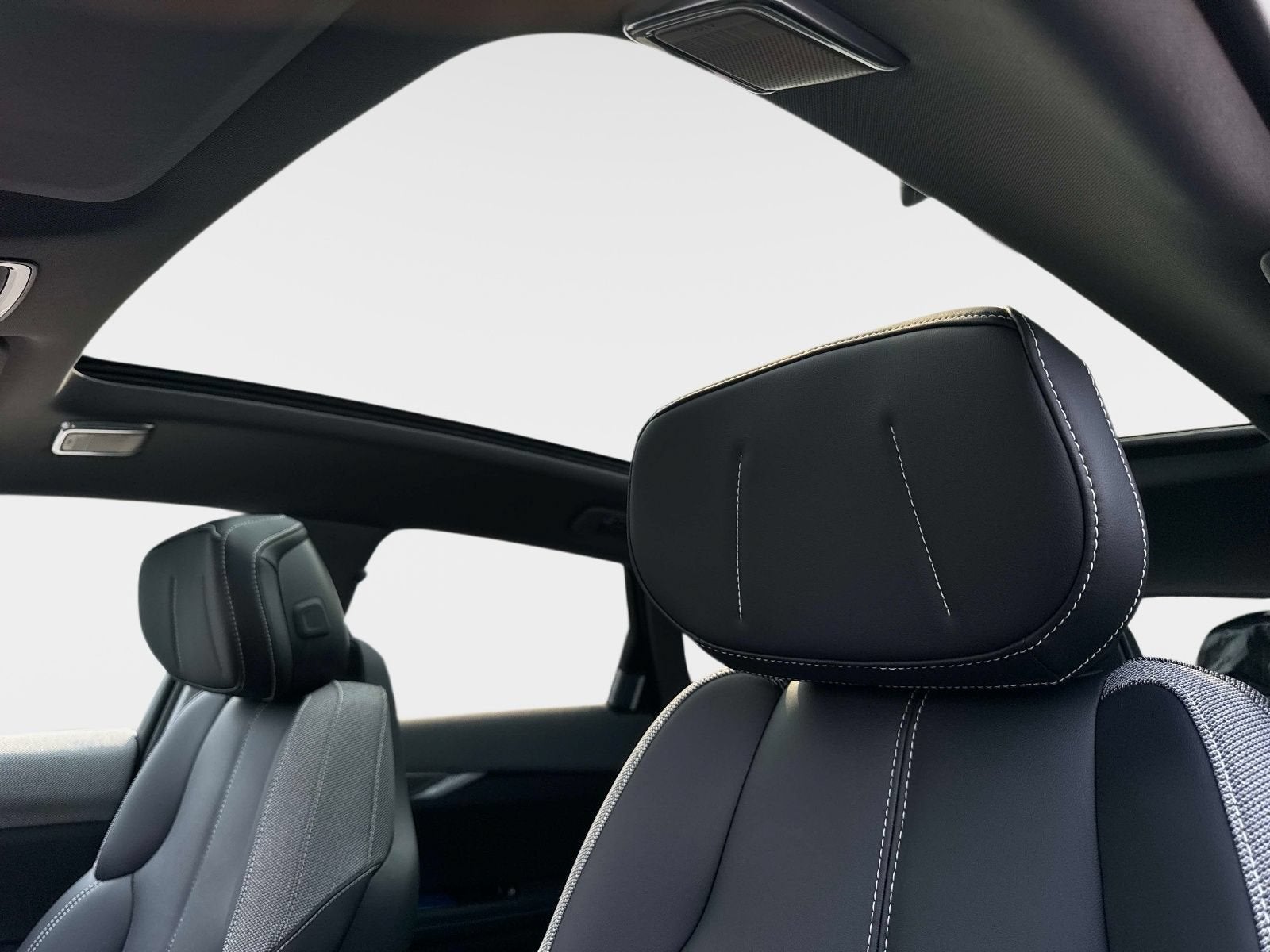 2027 Cadillac OPTIQ Luxury