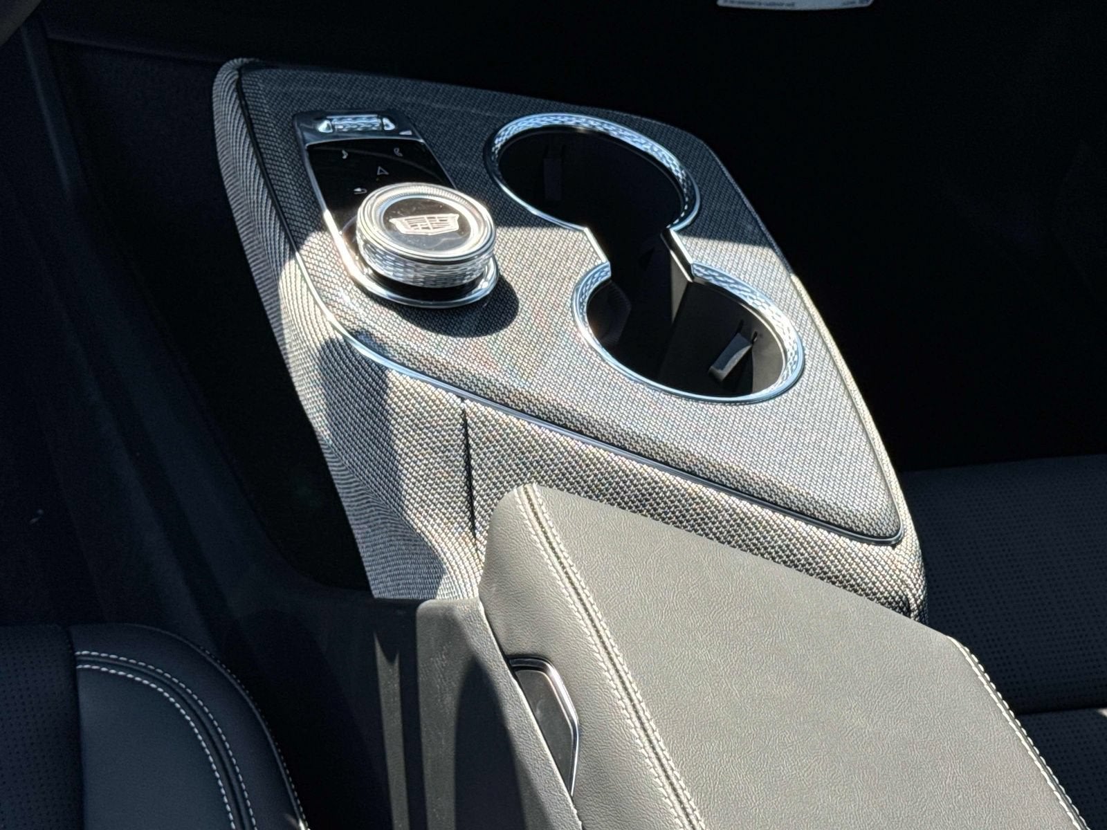 2027 Cadillac OPTIQ Premium Luxury