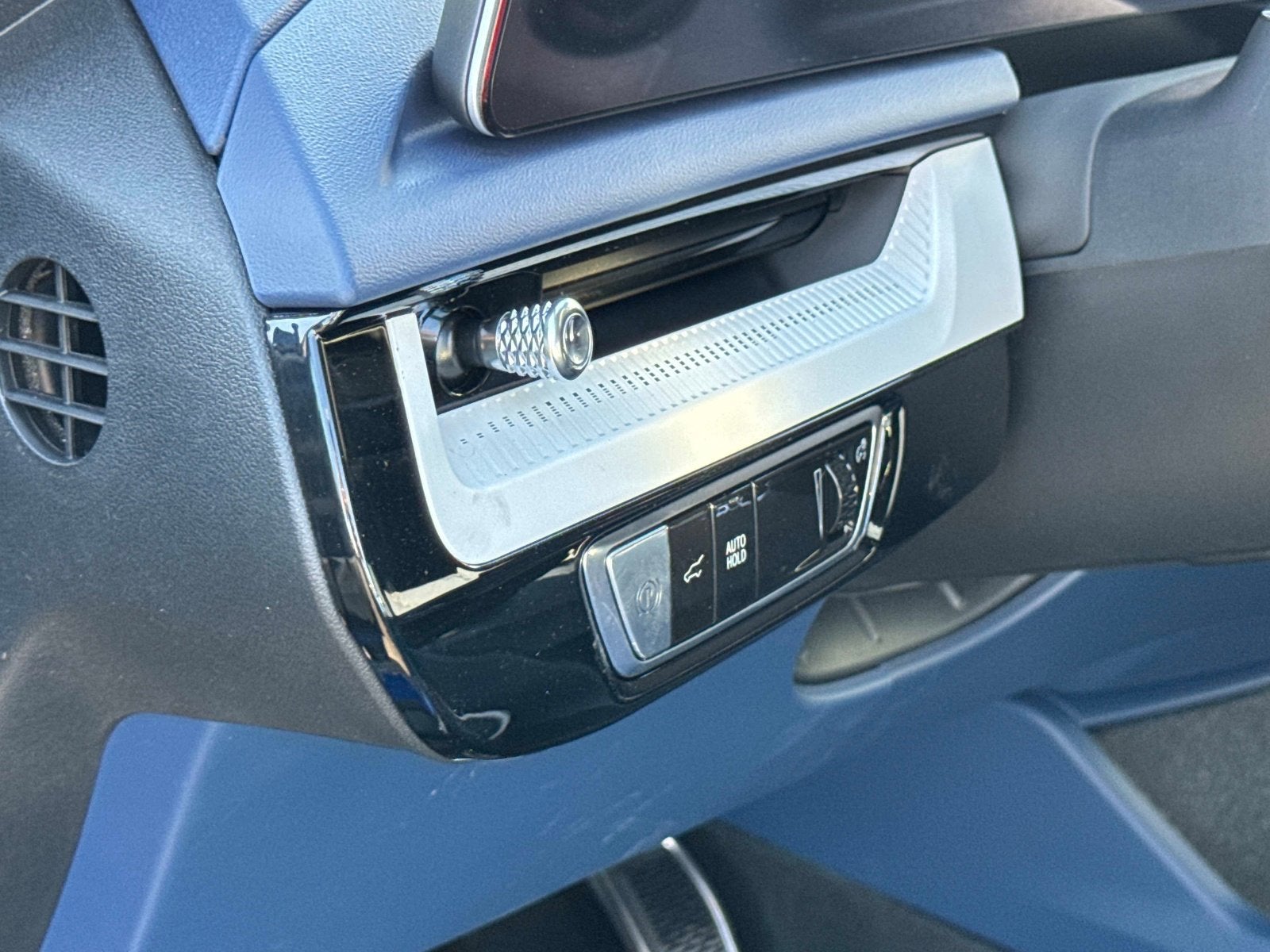 2026 Cadillac OPTIQ Premium Luxury