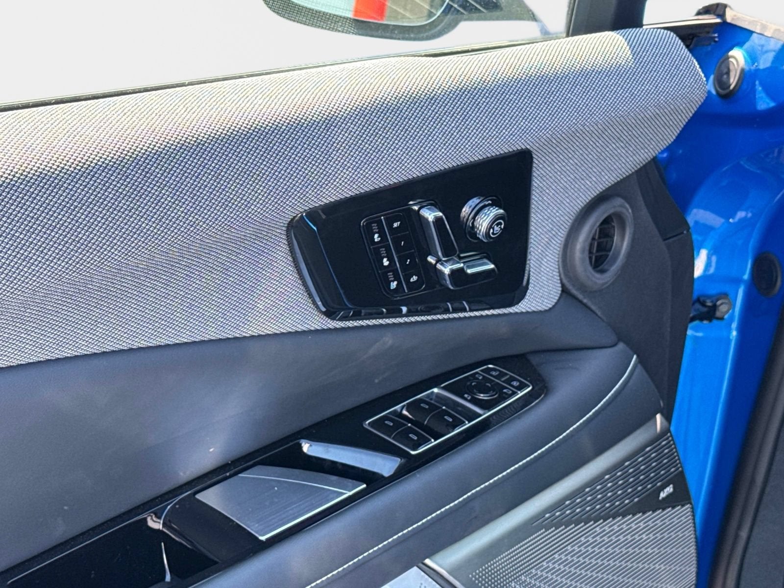 2027 Cadillac OPTIQ Premium Luxury