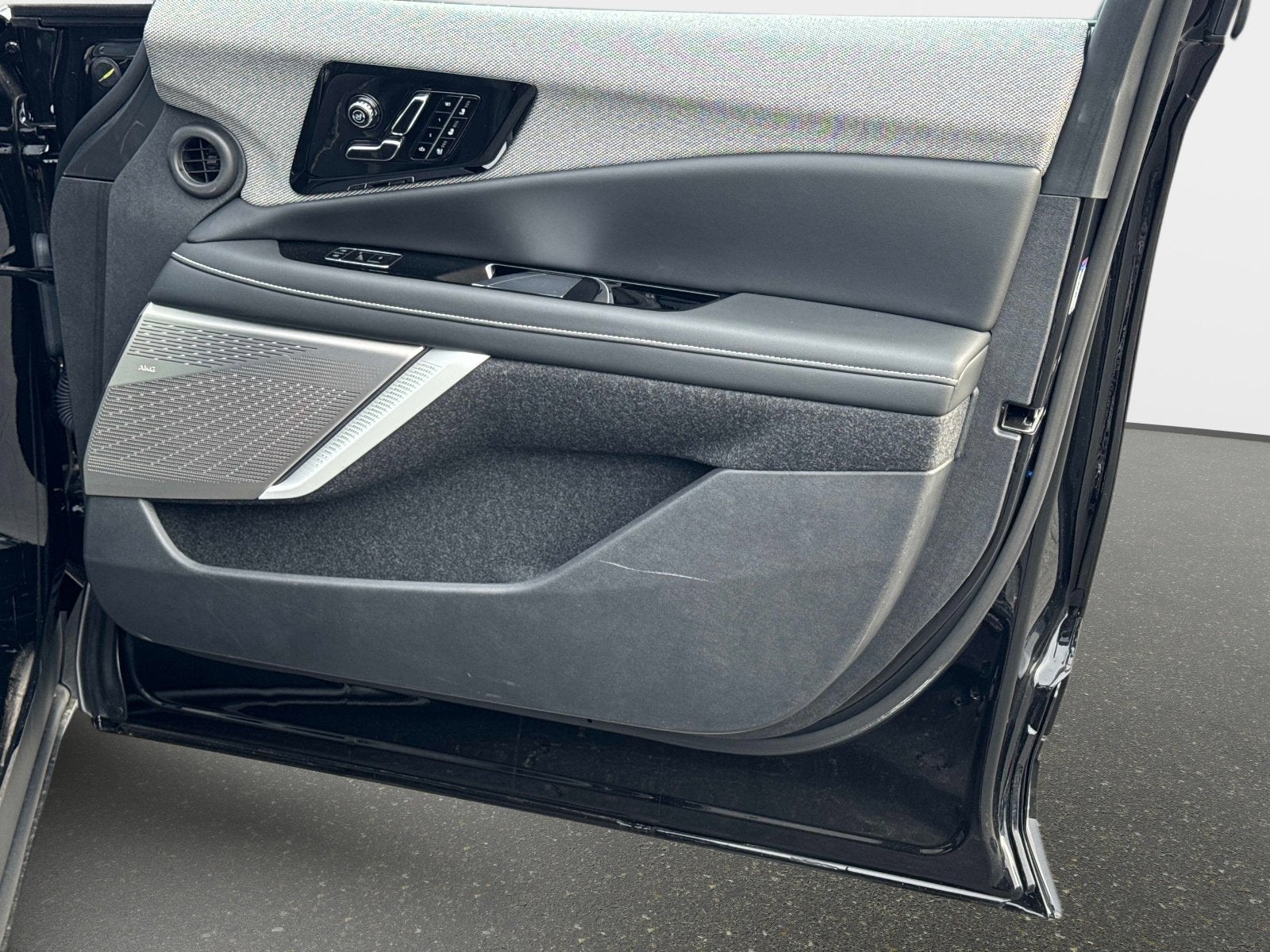 2025 Cadillac OPTIQ Luxury 2