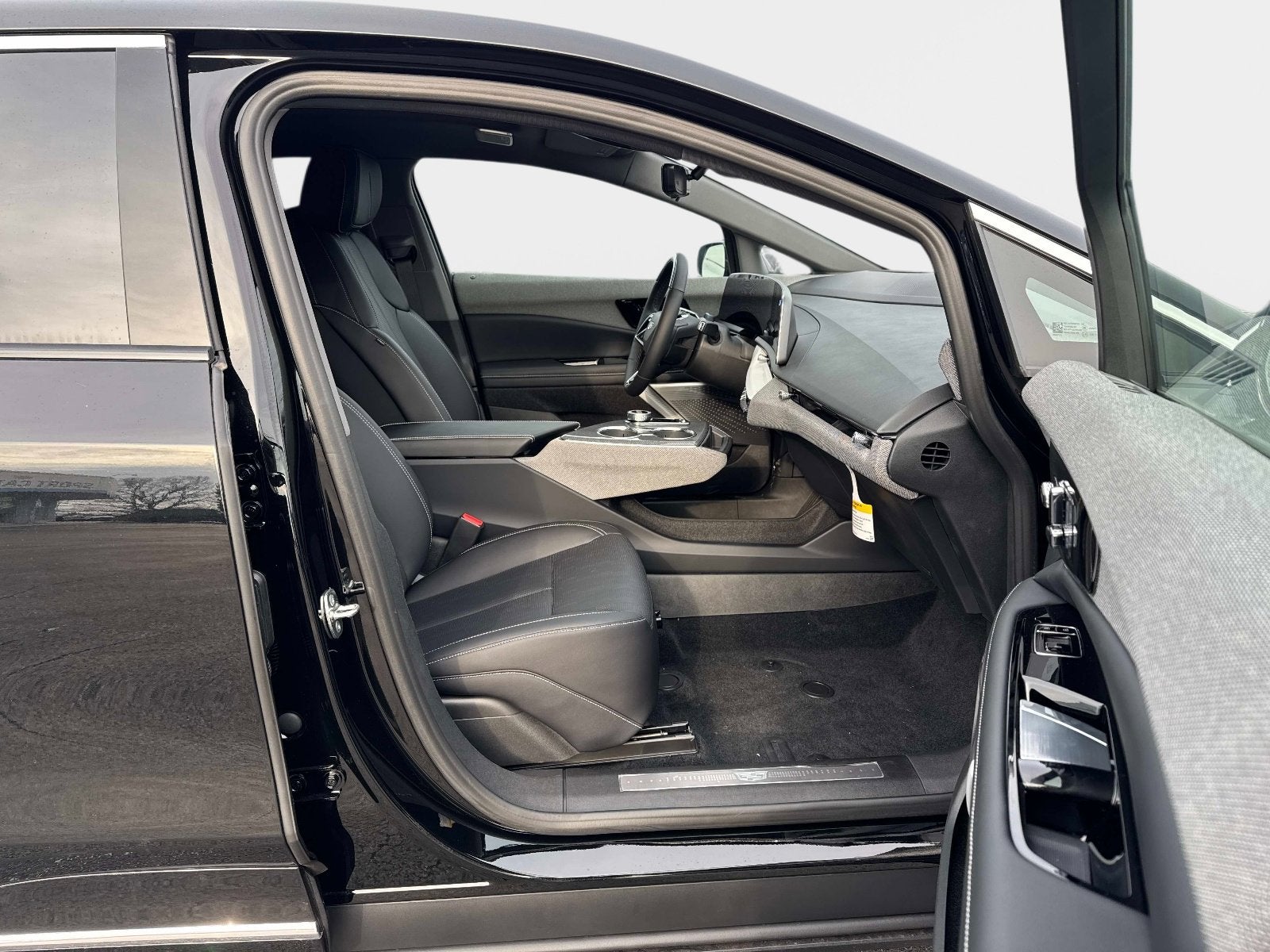 2025 Cadillac OPTIQ Luxury 2