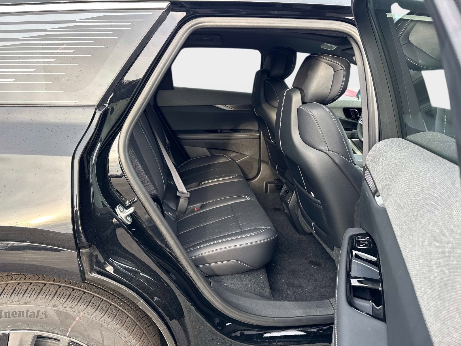 2025 Cadillac OPTIQ Luxury 2