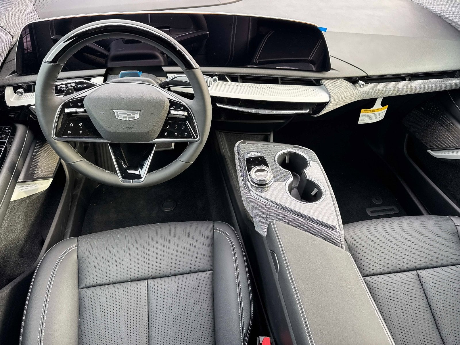 2025 Cadillac OPTIQ Luxury 2