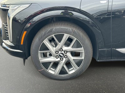 2025 Cadillac OPTIQ Luxury 2