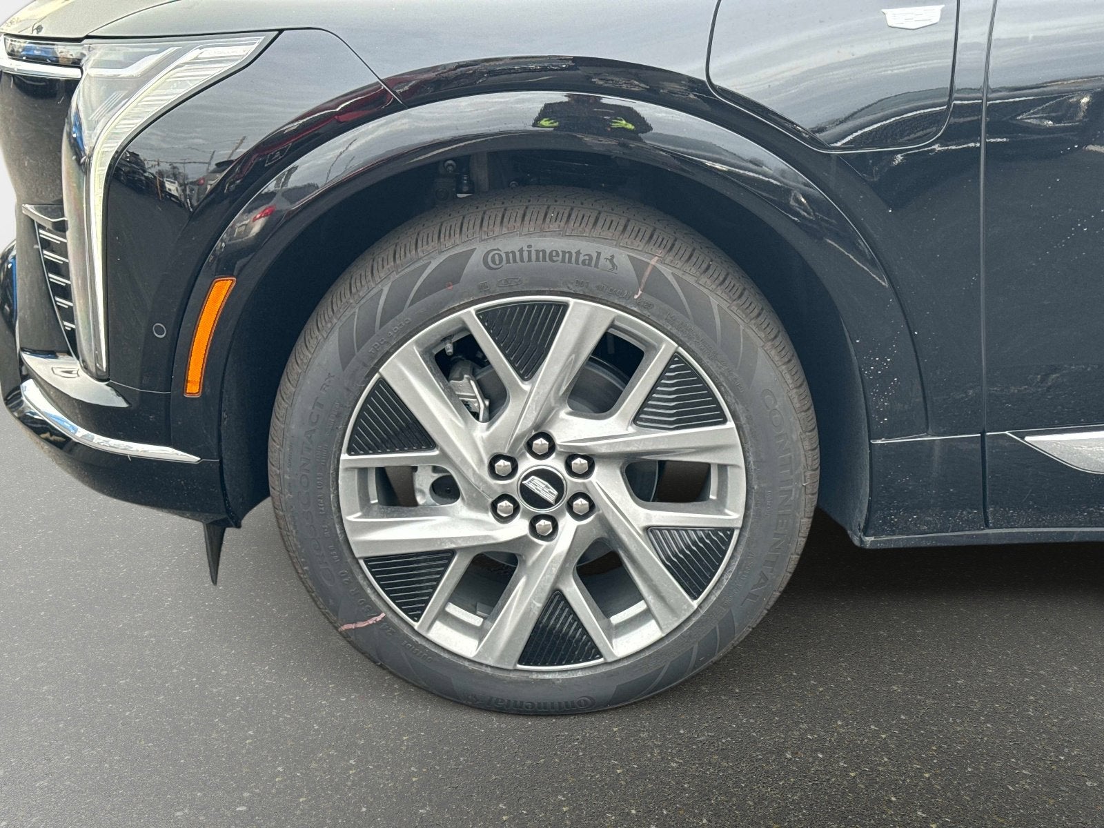 2025 Cadillac OPTIQ Luxury 2